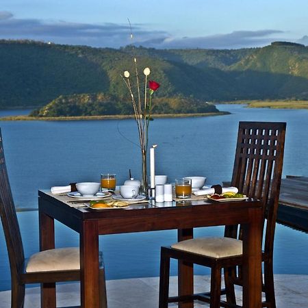 Lodge On The Lake And Wellness Spa Уилдернесс Экстерьер фото