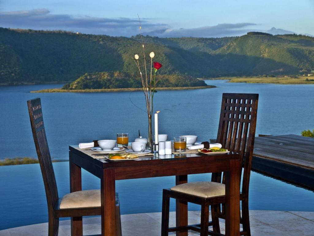 Lodge On The Lake And Wellness Spa Уилдернесс Экстерьер фото