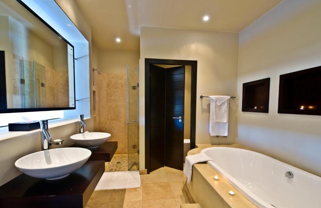 Lodge On The Lake And Wellness Spa Уилдернесс Номер фото