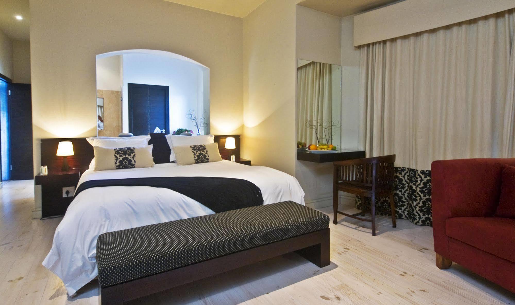 Lodge On The Lake And Wellness Spa Уилдернесс Экстерьер фото